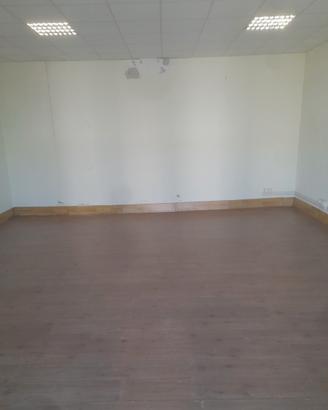 Locale uso ufficio e deposito con vigilanza armata