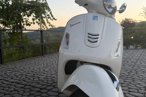 Vespa super gts300