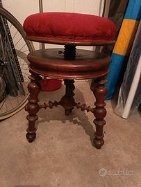sgabello antico