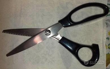 Forbici a zig zag da sarta