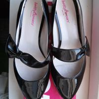Mary Jane basse vernice nero Betty Flowers