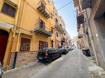 Terratetto centro storico di Carini 295 mq