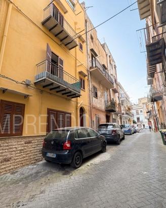 Terratetto centro storico di Carini 295 mq