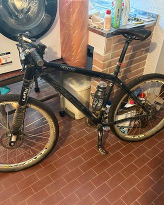 Cannondale F800 con Lefty