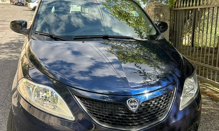 Lancia Ypsilon ecochic hybrid benzina