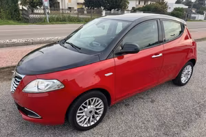 Lancia Ypsilon 1.2 69 CV 5 porte S&S Silver-OK NEO
