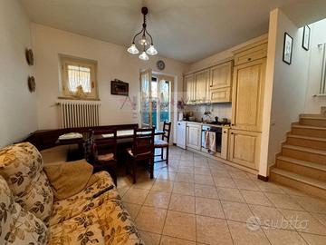 Villa di 160 m² con più di 5 locali e box auto a F