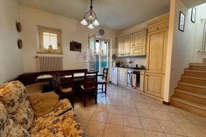 Villa di 160 m² con più di 5 locali e box auto a F