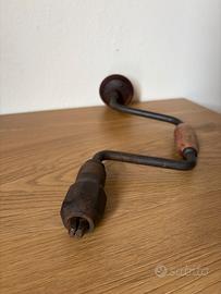 Trapano a mano girabacchino vintage legno metallo