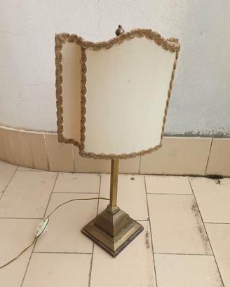 Lume in ottone con paralume lampada da tavolo