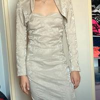 Abito corto con giacchino damascato