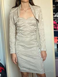 Abito corto con giacchino damascato