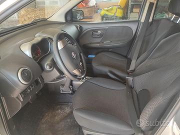 Auto Nissan 1600 benzina abilitata disabili!