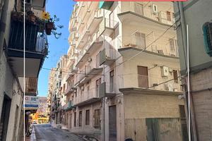 Via la spezia ad.ze cesare battisti 2vani +acc