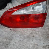 stop ford focus 2011 sw  a lampade