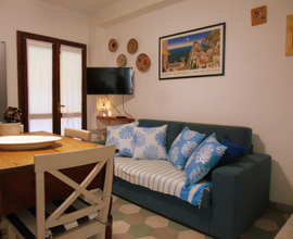 Villasimius, a circa 10 km villetta a Solanas
