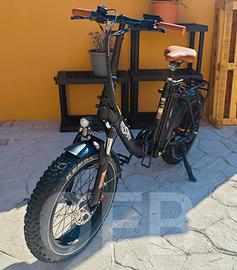 Bicicletta elettrica fat a scavalco basso NUOVA 