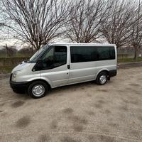 Ford Transit pulmino 9 posti con pedana