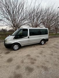 Ford Transit pulmino 9 posti con pedana