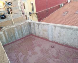 Casa indipendente con terrazza e magazzino