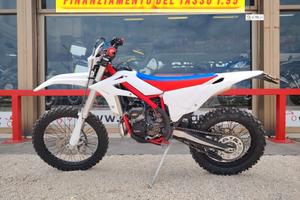 BETA X-TRAINER 300 2T 2022