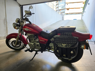 Moto Suzuki Marauder 250