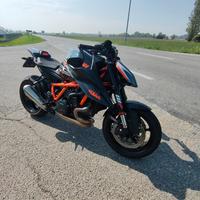 KTM Super Duke 1290 R 2022