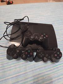 PlayStation 3 e tre controller 