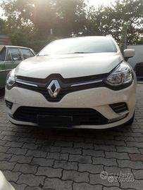 Renault Clio IV 1.5 dci anno 2017 per ricambi (2a)