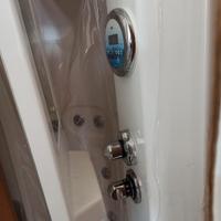 box doccia idromassaggio e cromo terapia