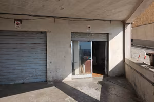 AMPIO GARAGE /MAGAZZINO /LABORATORIO