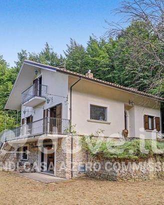 Villa di 180 m² con più di 5 locali a Carpineto de