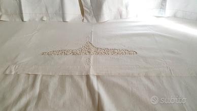 lenzuolo  matrimoniale  con federe  ricamato a man