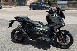 Honda x-adv 750