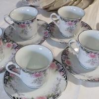 Servizi da caffè e tè antichi in porcellana