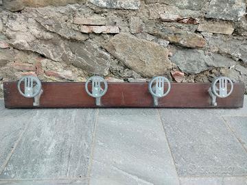 Attaccapanni da muro appendiabiti vintage scuola