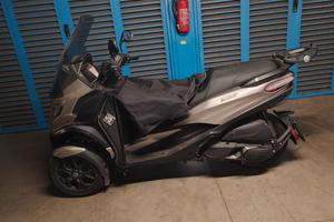 MP3 400 hpe abs 2023 piaggio pat.B 4.500 km