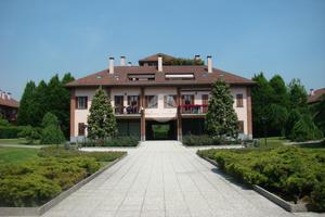 3 LOCALI A PESCHIERA BORROMEO
