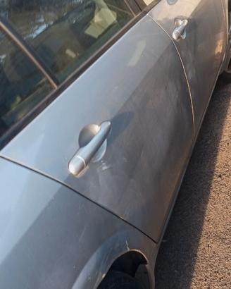 Vendere auto Nissan Primera