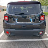 Jeep Renegade colore nero