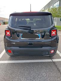 Jeep Renegade colore nero