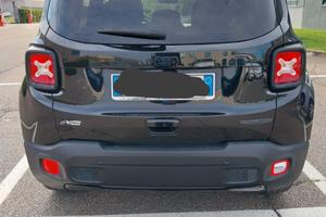 Jeep Renegade colore nero