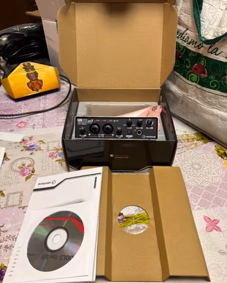 Scheda Audio Steinberg UR22 mkII con Scatola e CD