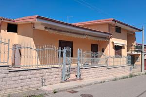 Casa indipendente ad un piano con cantina