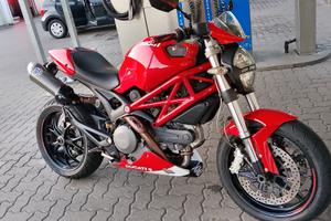 Ducati Monster 796