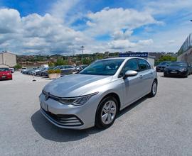 Volkswagen Golf 8 2.0 TDI 115CV 2020
