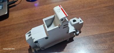 PORTAFUSIBILE ABB E31  22X58   125A  100A