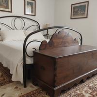 Cassapanca vintage in noce