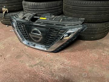 Mascherina nissan quasquai J11 restyling