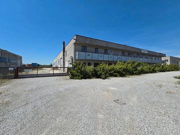 2639889 - Capannone industriale con beni mobili